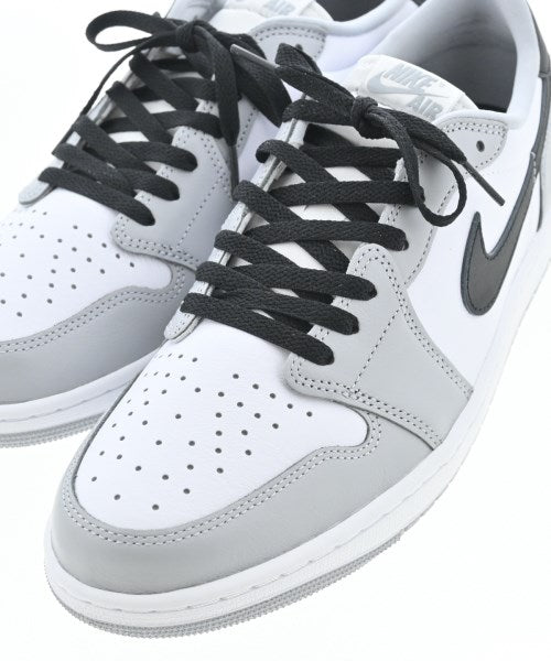NIKE รองเท้าผ้าใบ