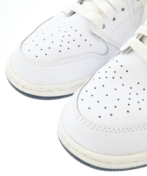 NIKE รองเท้าผ้าใบ