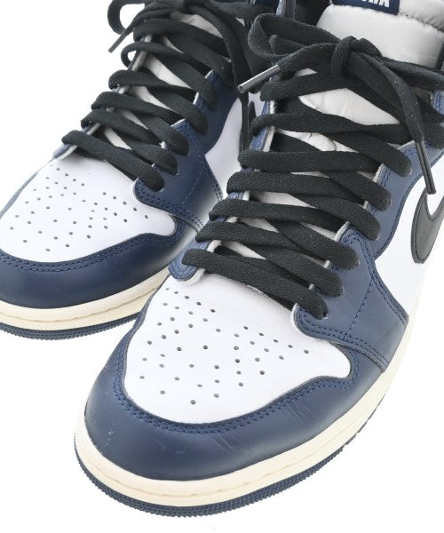 NIKE รองเท้าผ้าใบ