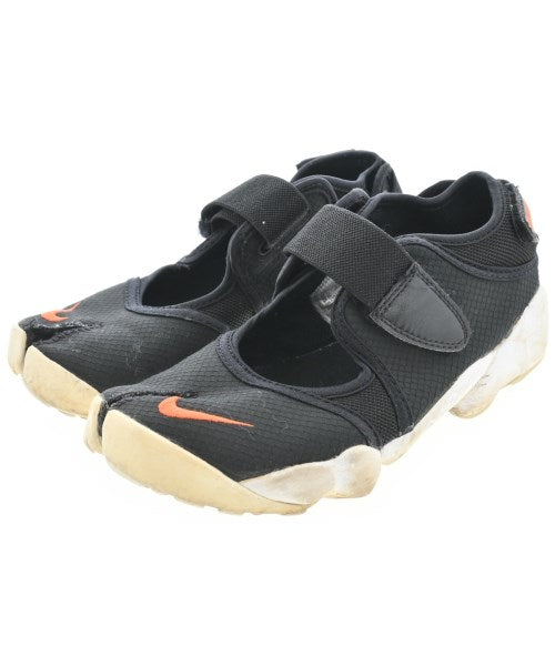 NIKE รองเท้าผ้าใบ