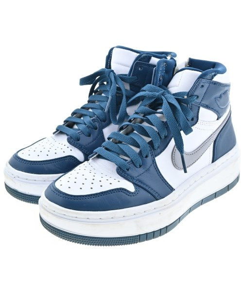 NIKE รองเท้าผ้าใบ