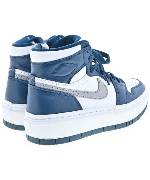 NIKE รองเท้าผ้าใบ
