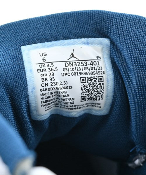 NIKE รองเท้าผ้าใบ