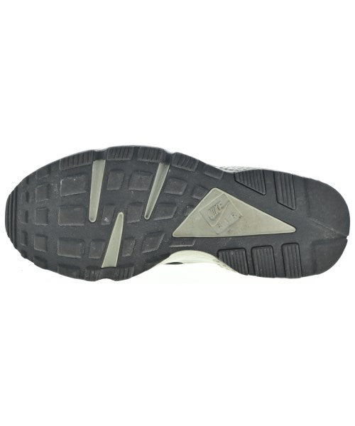NIKE รองเท้าผ้าใบ