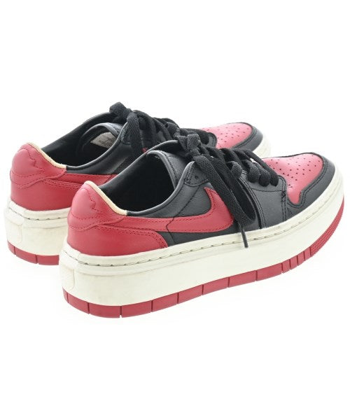 NIKE รองเท้าผ้าใบ