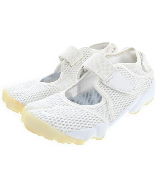 NIKE รองเท้าผ้าใบ