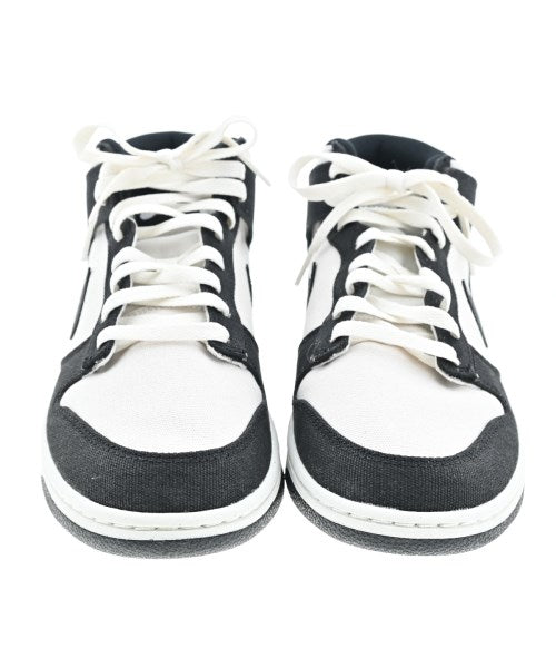 NIKE รองเท้าผ้าใบ
