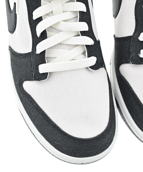 NIKE รองเท้าผ้าใบ