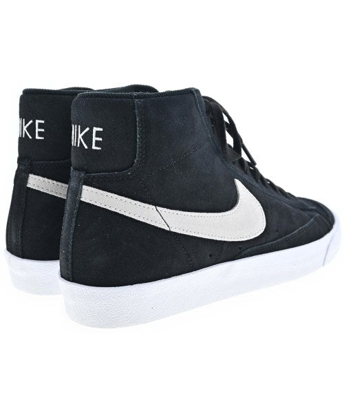 NIKE รองเท้าผ้าใบ