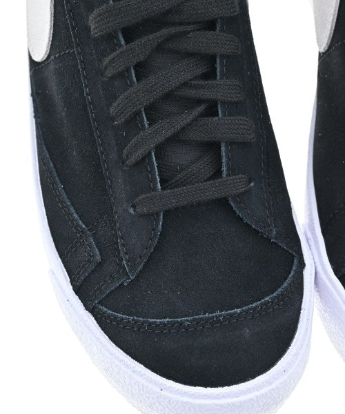 NIKE รองเท้าผ้าใบ