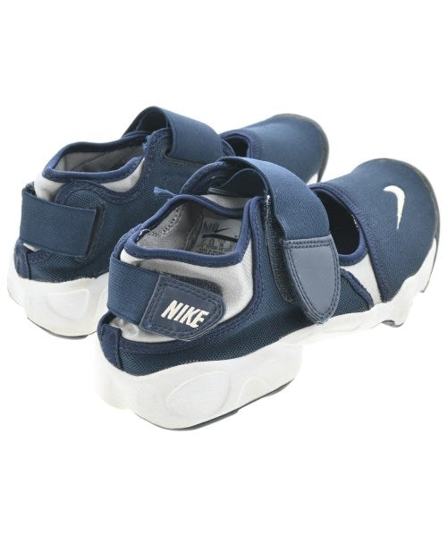 NIKE รองเท้าผ้าใบ