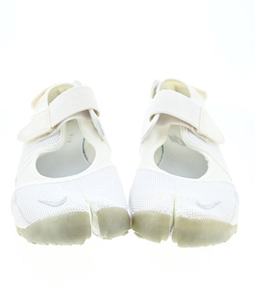 NIKE รองเท้าผ้าใบ