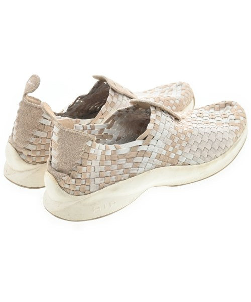 NIKE รองเท้าผ้าใบ