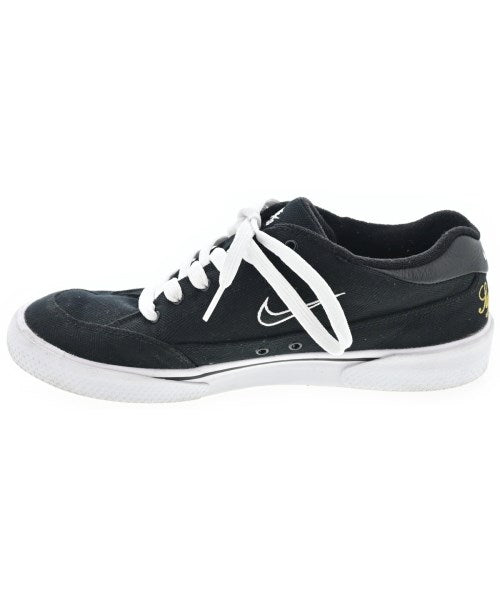 NIKE รองเท้าผ้าใบ