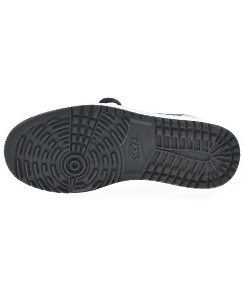 NIKE รองเท้าผ้าใบ
