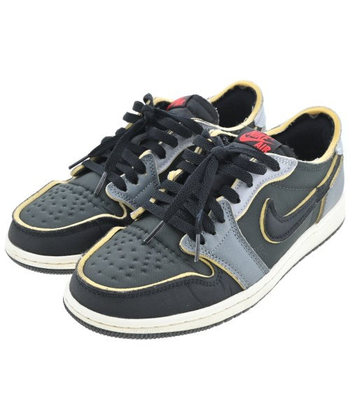 NIKE รองเท้าผ้าใบ