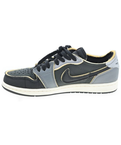 NIKE รองเท้าผ้าใบ