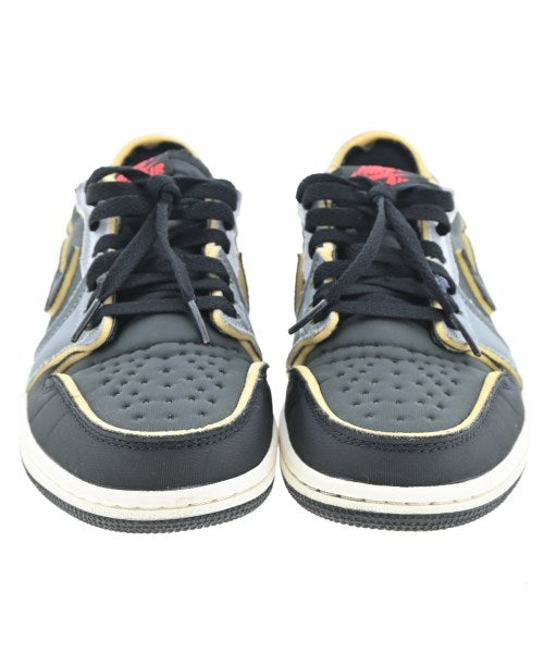 NIKE รองเท้าผ้าใบ