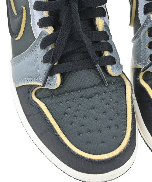 NIKE รองเท้าผ้าใบ