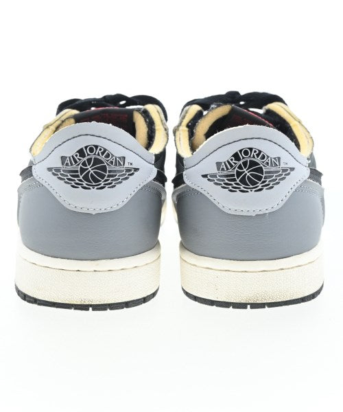 NIKE รองเท้าผ้าใบ