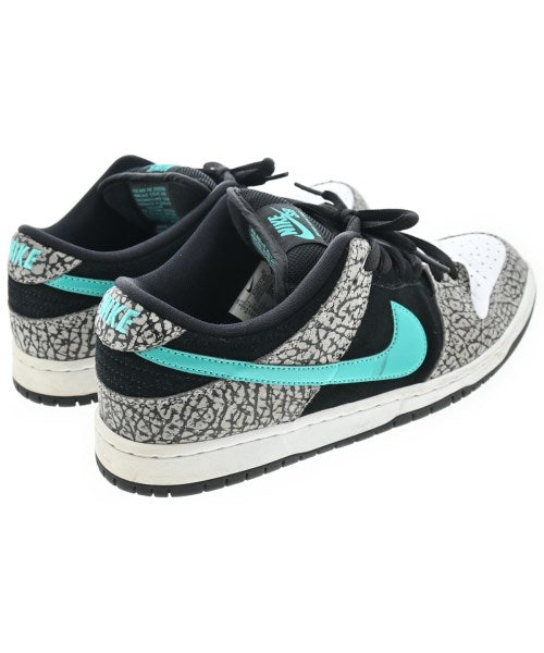 NIKE รองเท้าผ้าใบ