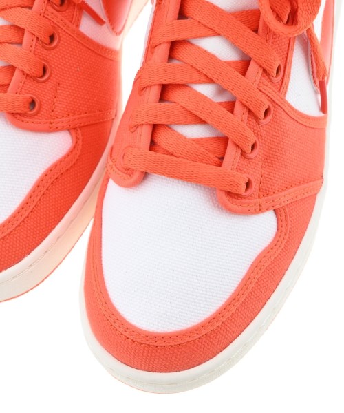 NIKE รองเท้าผ้าใบ