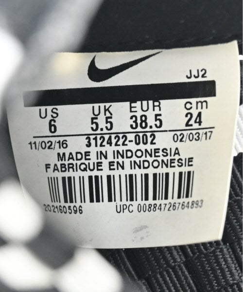 NIKE รองเท้าผ้าใบ