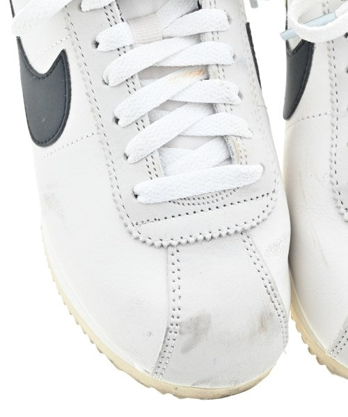 NIKE รองเท้าผ้าใบ