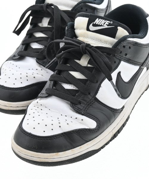 NIKE รองเท้าผ้าใบ