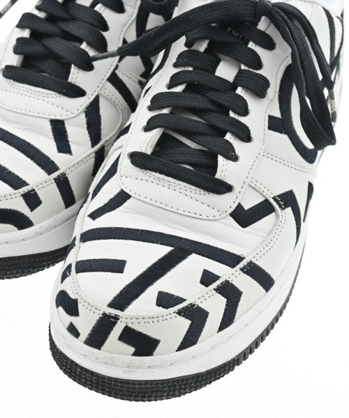 NIKE รองเท้าผ้าใบ