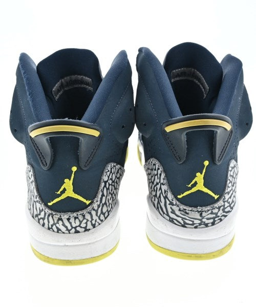 NIKE รองเท้าผ้าใบ