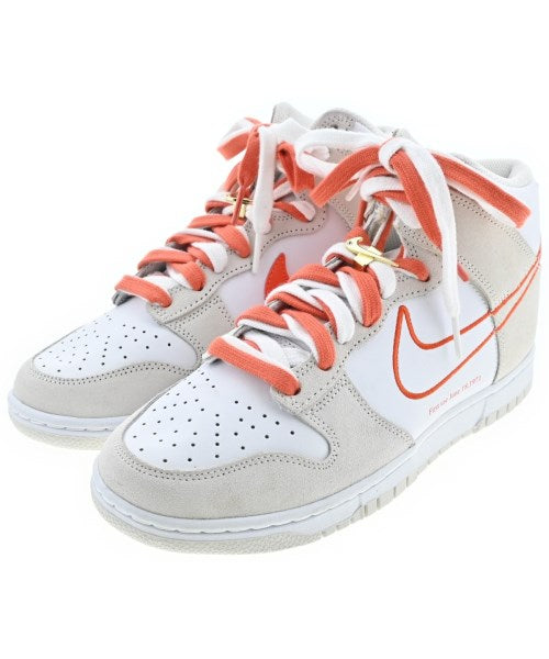 NIKE รองเท้าผ้าใบ