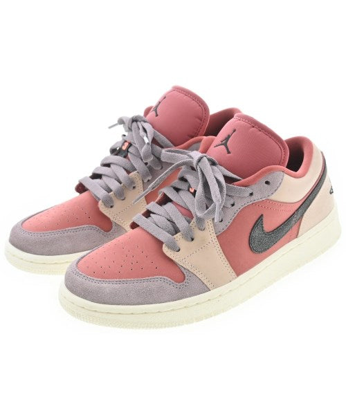 NIKE รองเท้าผ้าใบ