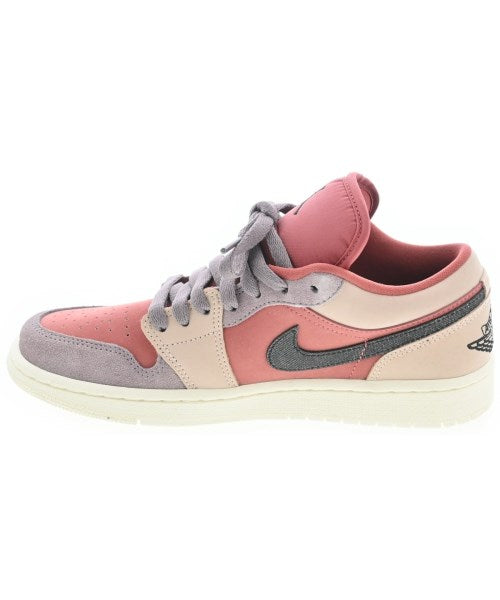 NIKE รองเท้าผ้าใบ
