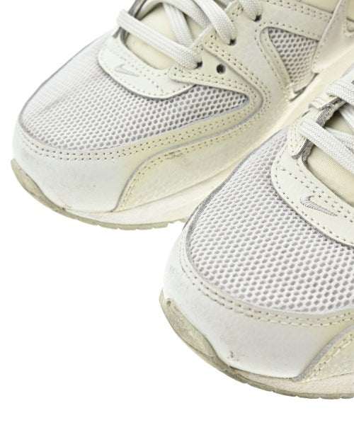 NIKE รองเท้าผ้าใบ