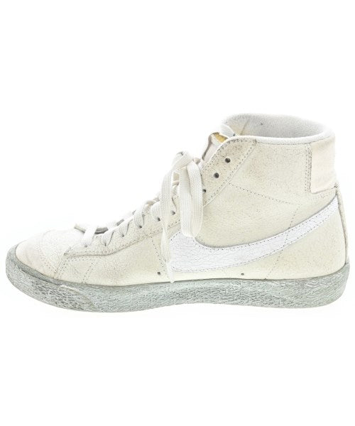 NIKE รองเท้าผ้าใบ