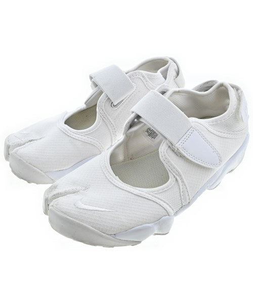NIKE รองเท้าผ้าใบ