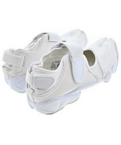 NIKE รองเท้าผ้าใบ