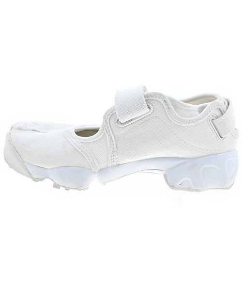 NIKE รองเท้าผ้าใบ