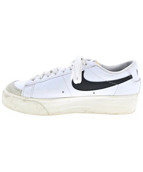 NIKE รองเท้าผ้าใบ