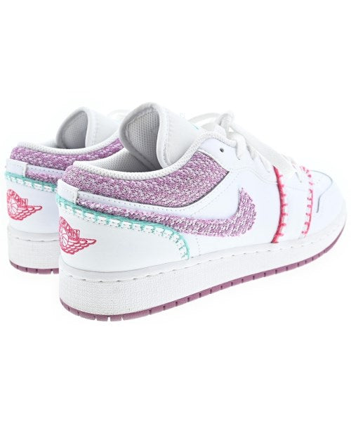 NIKE รองเท้าผ้าใบ