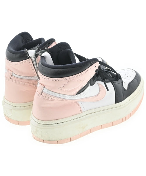 NIKE รองเท้าผ้าใบ