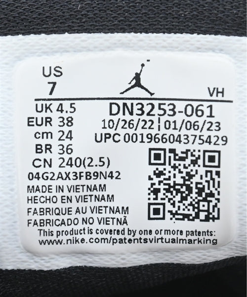 NIKE รองเท้าผ้าใบ