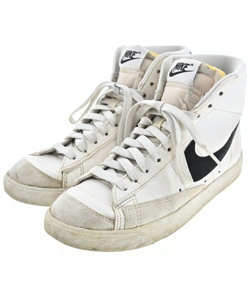 NIKE รองเท้าผ้าใบ