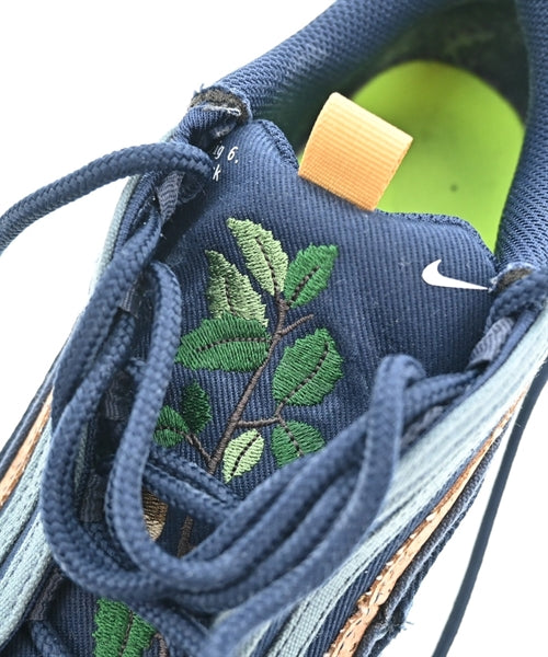 NIKE รองเท้าผ้าใบ