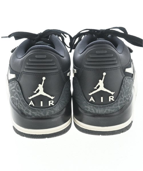NIKE รองเท้าผ้าใบ