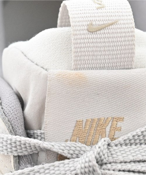 NIKE รองเท้าผ้าใบ