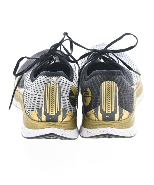NIKE รองเท้าผ้าใบ