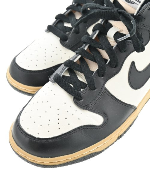 NIKE รองเท้าผ้าใบ