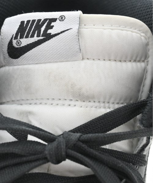 NIKE รองเท้าผ้าใบ